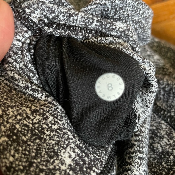 Lululemon Wunder Under Crop (Hi-Rise) *21"
Rush Jacquard Black White - Picture 5 of 5